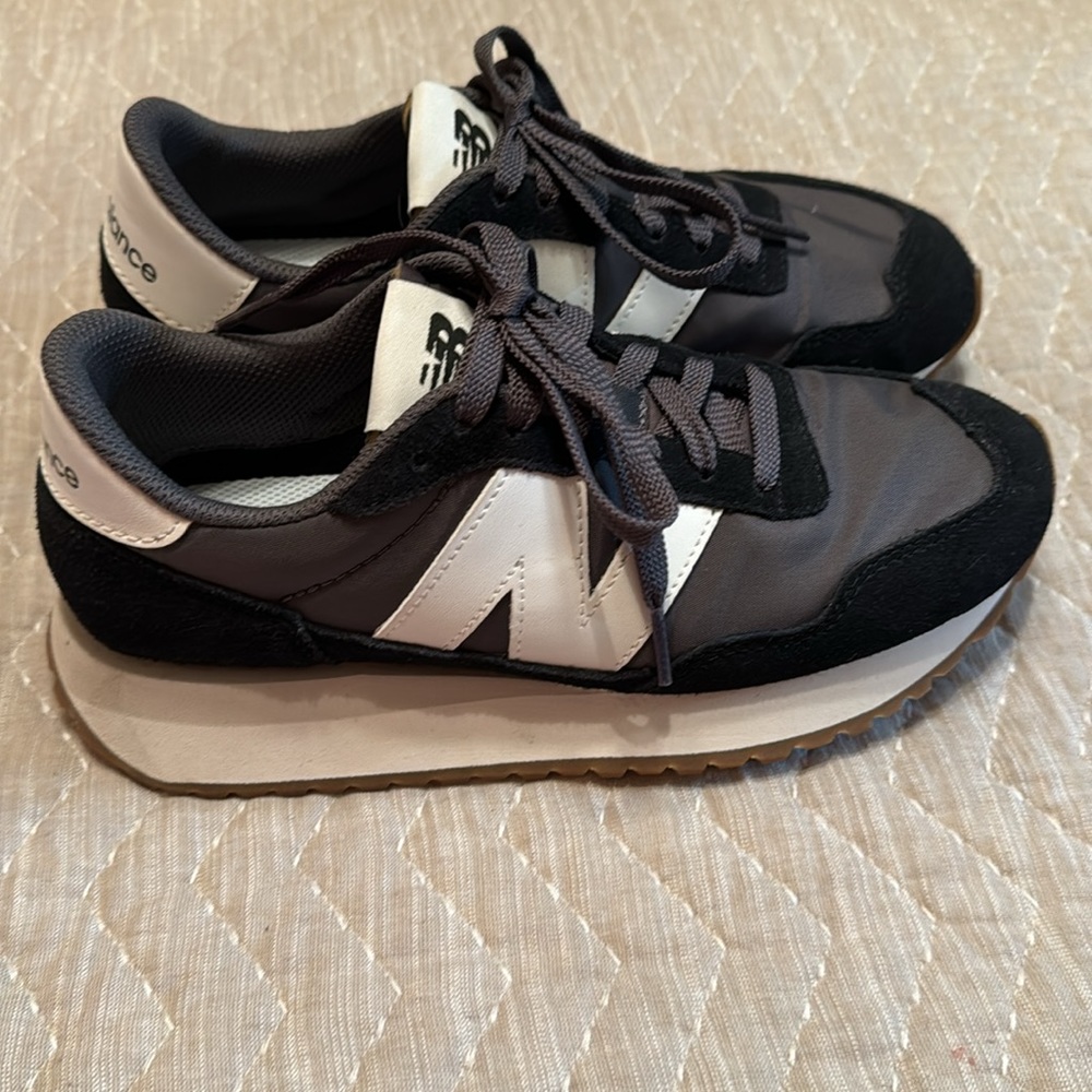 New Balance 237 - image 2